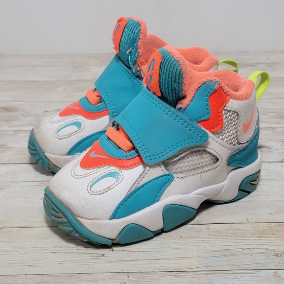 Nike Kids Air Speed Turf Training Shoes White/Aqua/Mango Size 6C, UK 5.5, EUR 22 - Picture 3 of 10